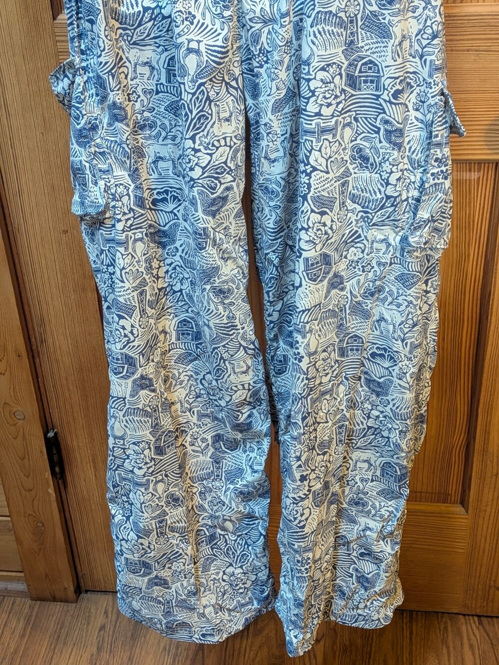 Duluth Trading Co Women's XL Heirloom Gardening Bib Overalls Blue/White Farm - Picture 16 of 16